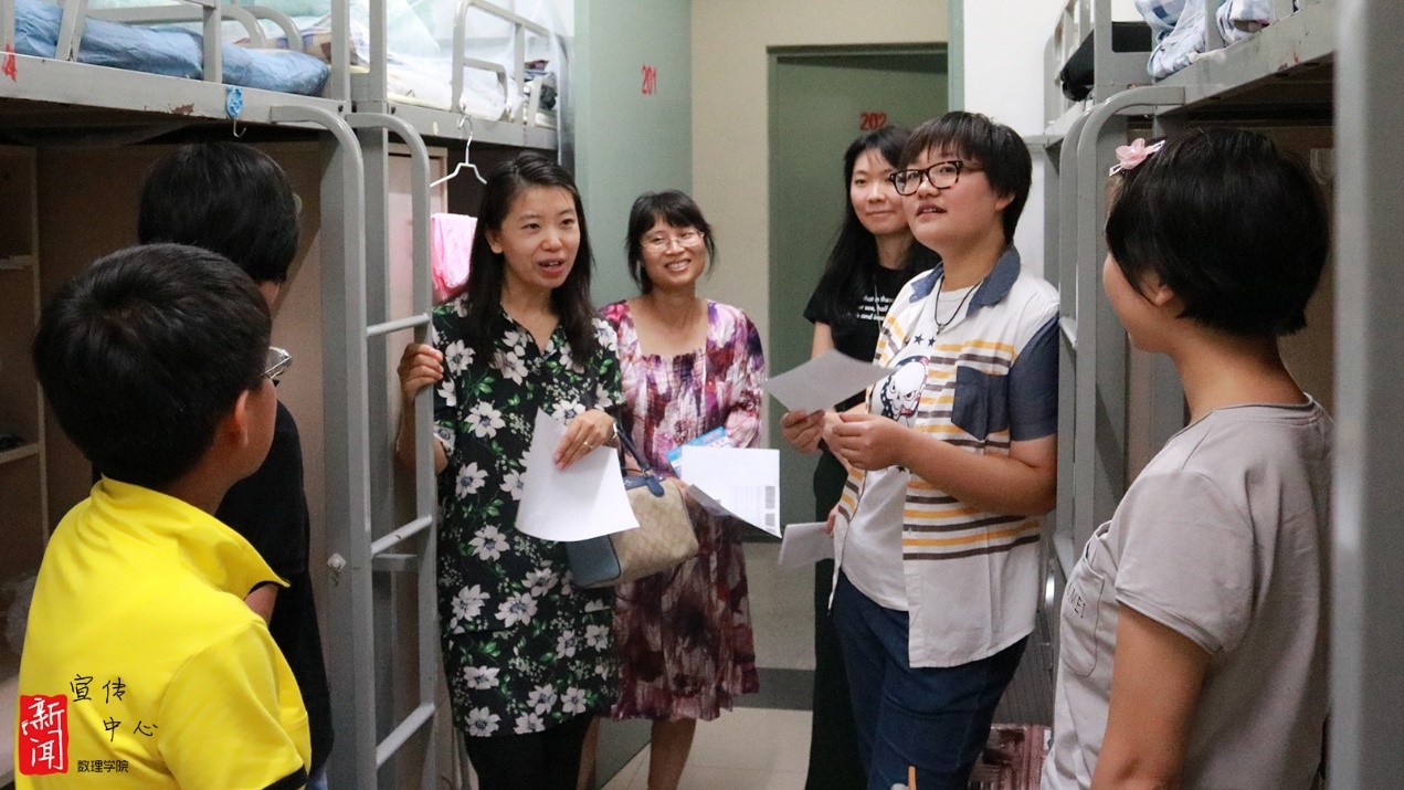 7c0806f4b61bcd20553cca812b34965d.jpg 探望1.jpg